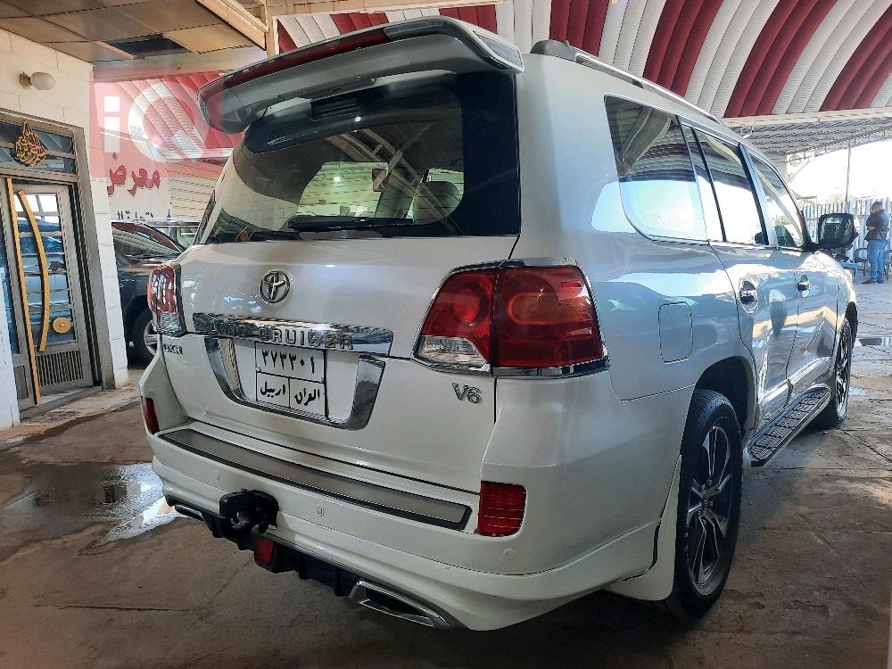 تۆیۆتا لاند کروزەر